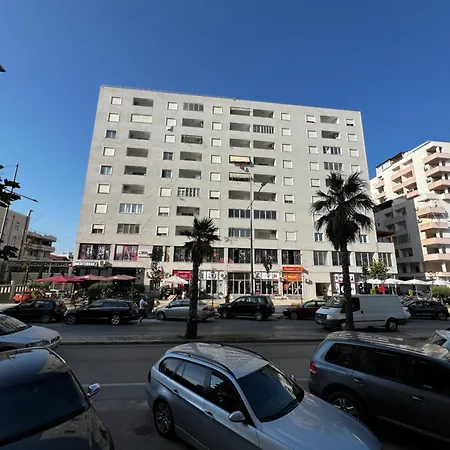 Hafuzi Eagles Nest Appartamento